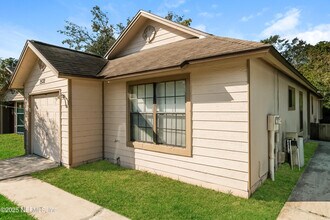 2532 Townsquare Dr in Jacksonville, FL - Building Photo - Building Photo