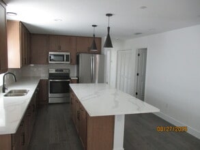 123 Circuit Dr in Roseville, CA - Building Photo - Building Photo