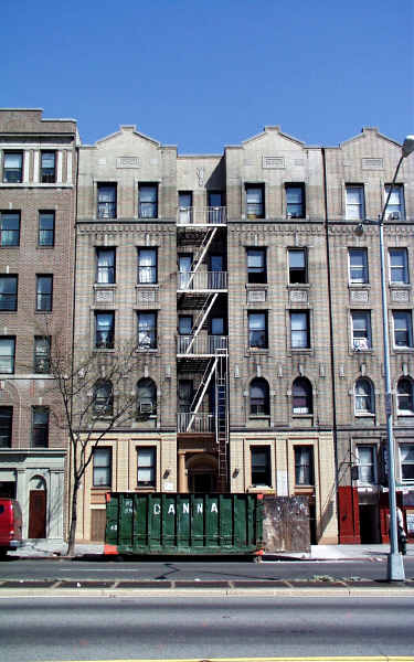 2250 Grand Concourse in Bronx, NY - Foto de edificio - Building Photo