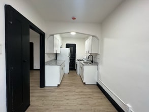 1411 Roycroft Ave in Lakewood, OH - Foto de edificio - Building Photo