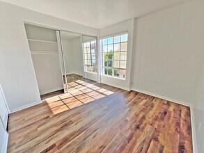 15507 Moorpark St, Unit 307 in Los Angeles, CA - Building Photo - Building Photo