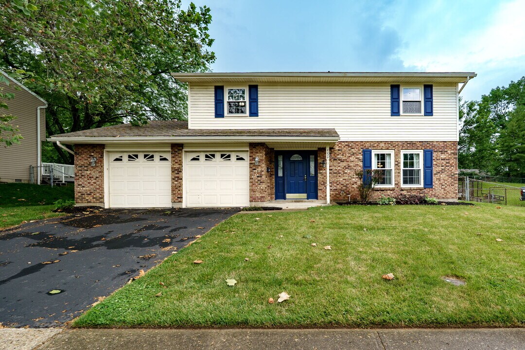 4024 Quail Bush Dr in Dayton, OH - Building Photo