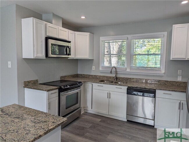 3 1/2 ROWE in Savannah, GA - Building Photo