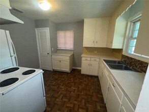 712 N 9th St in McAllen, TX - Building Photo - Building Photo