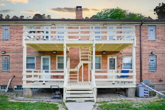 7816 W Lisbon Ave in Milwaukee, WI - Foto de edificio - Building Photo