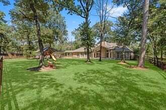 15456 Pin Oak Dr in Conroe, TX - Building Photo - Building Photo