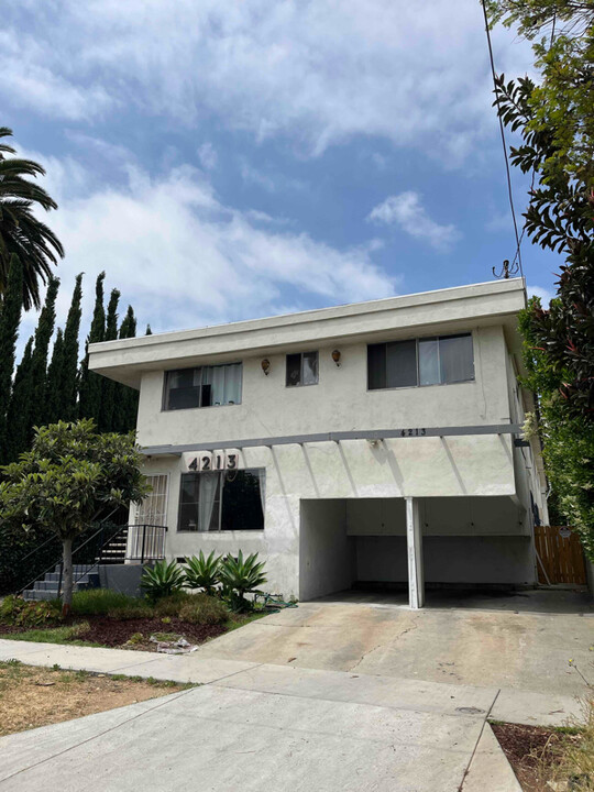 4213 Sunset Dr in Los Angeles, CA - Building Photo