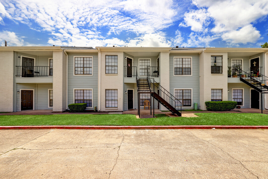 Lakewood West Apartments in Cypress, TX - Foto de edificio