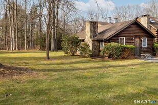 1 Long Wall Rd in Redding, CT - Building Photo