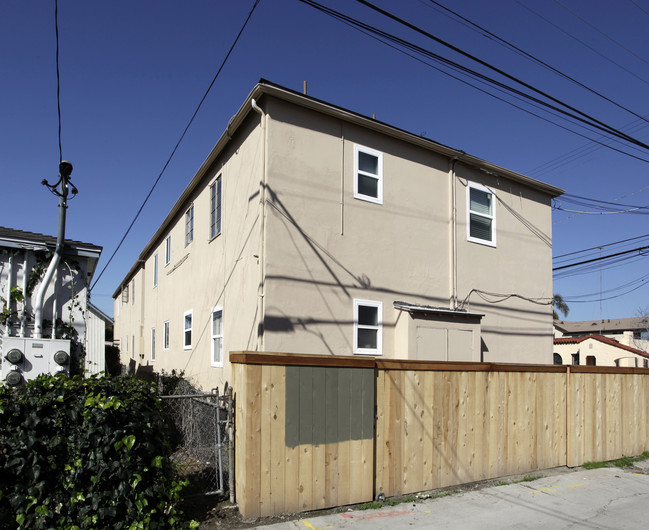 3205-3211 Madison Ave in San Diego, CA - Building Photo - Building Photo