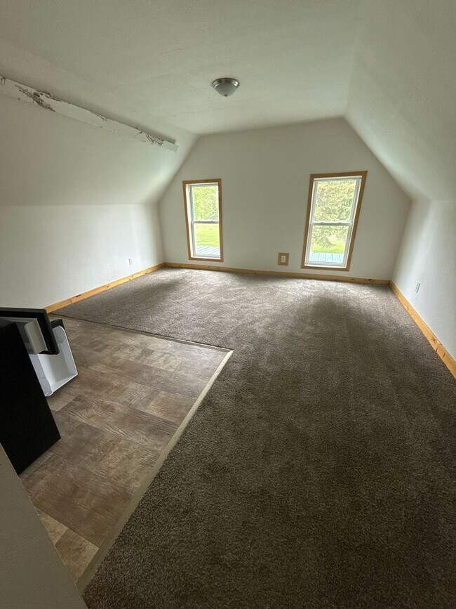 209 Main St in Spiritwood, ND - Foto de edificio - Building Photo