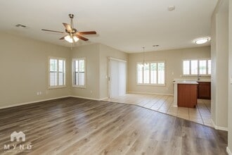 18611 North 22nd St in Phoenix, AZ - Foto de edificio - Building Photo