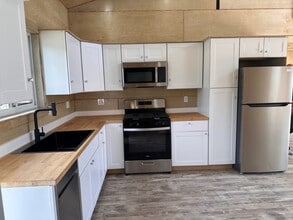 1149 Virginia Lynn Wy in Homer, AK - Building Photo - Building Photo