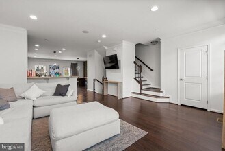 14407 Sandy Ridge Ln in Laurel, MD - Foto de edificio - Building Photo