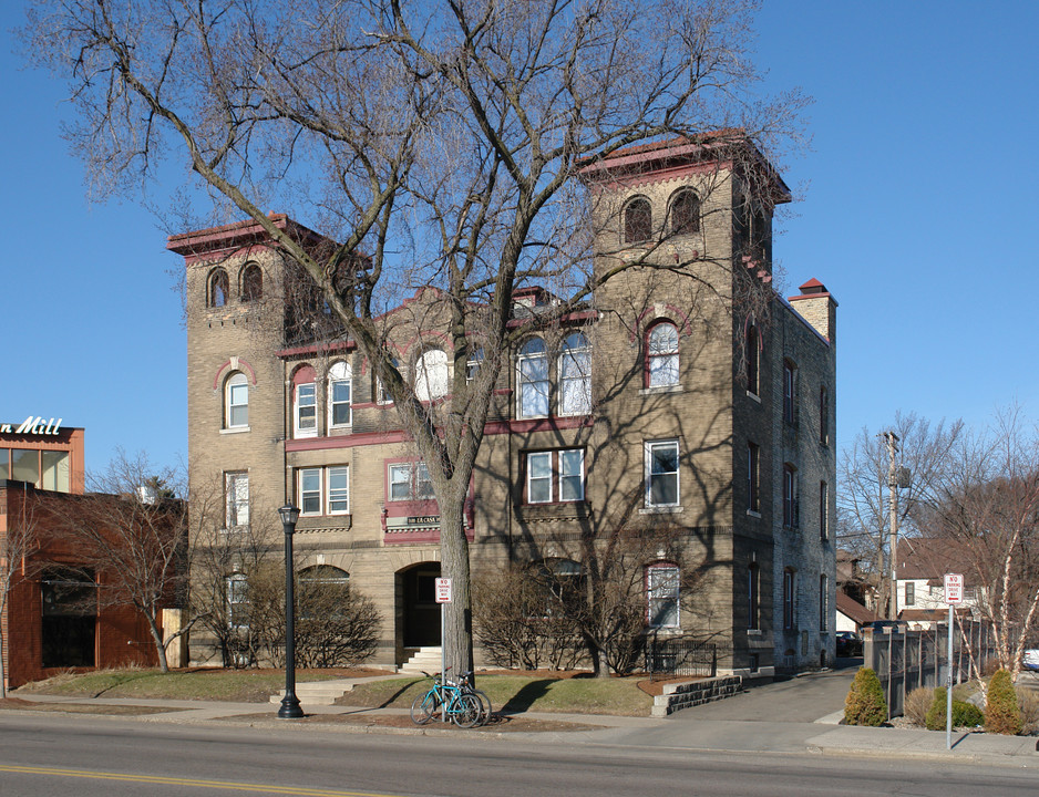 2616-2620 Hennepin Ave in Minneapolis, MN - Building Photo