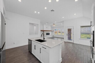 22309 Coyote Cave Trl in Briarcliff, TX - Building Photo - Building Photo