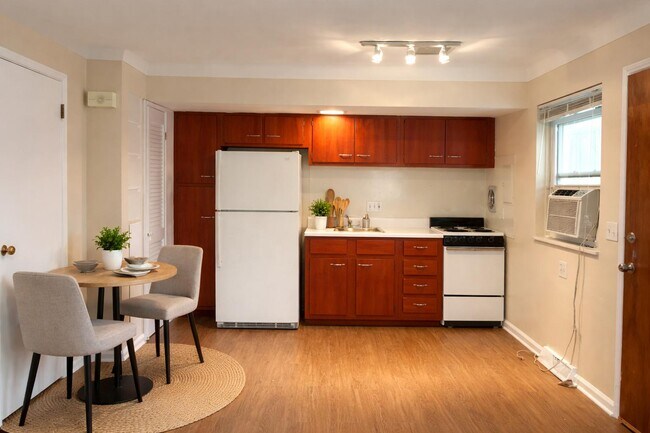 2026 N Westwood Ave in Toledo, OH - Building Photo - Building Photo