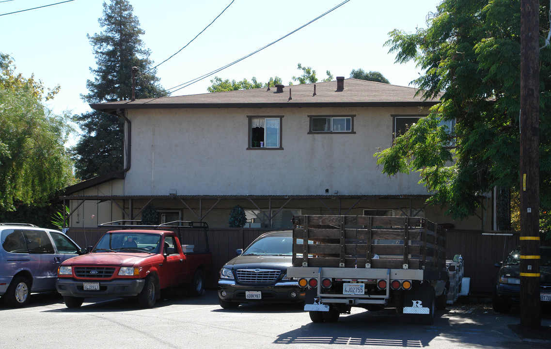 60 Lewelling Blvd in San Lorenzo, CA - Foto de edificio