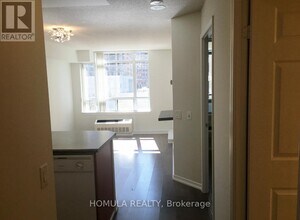 155 Beecroft Rd in Toronto, ON - Building Photo - Building Photo