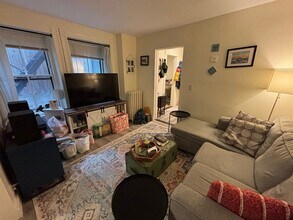 68 Myrtle St, Unit 1 in Boston, MA - Building Photo - Building Photo