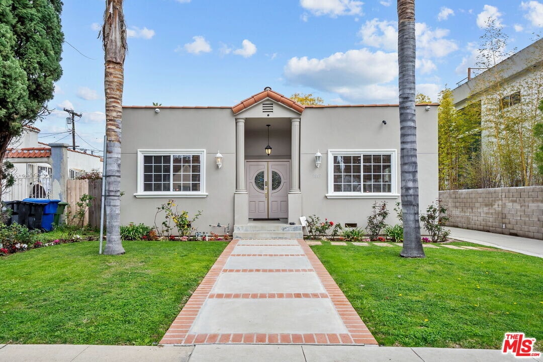 8843 Saturn St in Los Angeles, CA - Building Photo