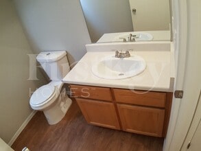 4941 Drifting Pebble St in North Las Vegas, NV - Foto de edificio - Building Photo