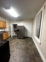 330 W Hubbard Ave in Columbus, OH - Building Photo