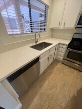 Whitsett Apartments in Studio City, CA - Building Photo - Building Photo