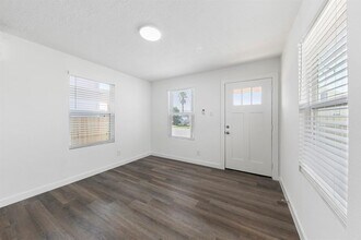 706 38th St in Galveston, TX - Building Photo - Building Photo
