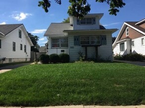 2525 N 58th St in Milwaukee, WI - Building Photo - Building Photo