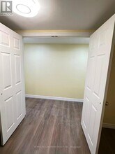 95 Shawnee Cir in Toronto, ON - Building Photo - Building Photo