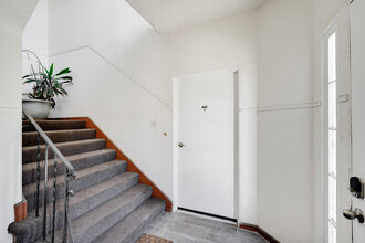 622 Naranja Dr, Unit 622 in Glendale, CA - Foto de edificio - Building Photo