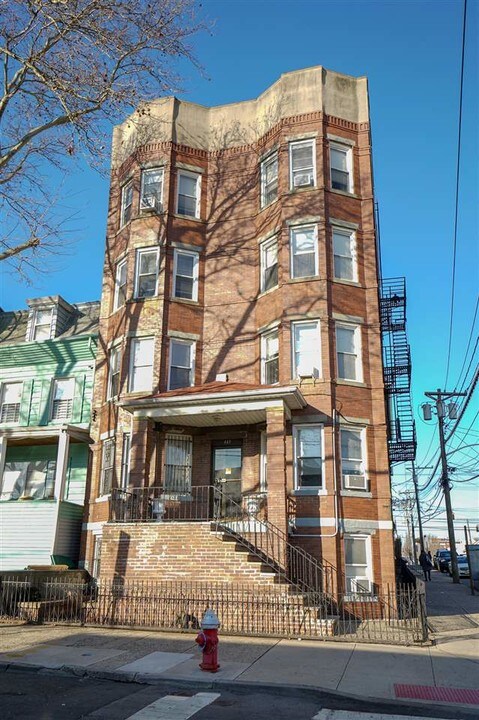 445 Ogden Ave in Jersey City, NJ - Building Photo