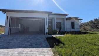 3302 E 18th St in Lehigh Acres, FL - Building Photo