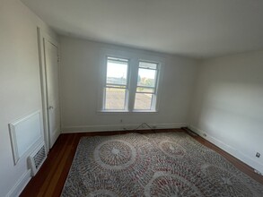 106 Windham Ave, Unit Apartment 3 in Syracuse, NY - Foto de edificio - Building Photo