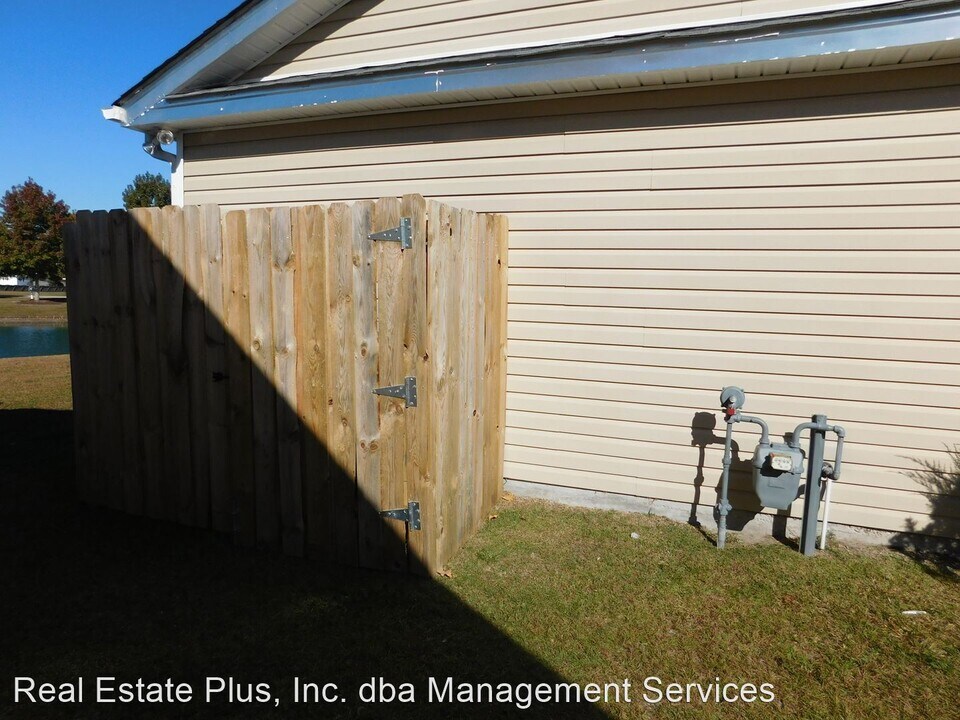 106 Craftsman Dr Photo