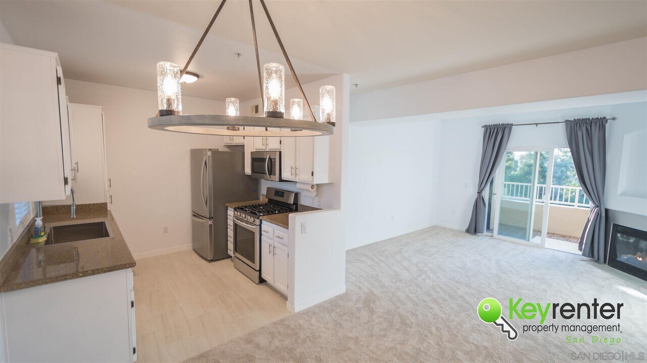 7647 Mission Gorge Rd-Unit -23 in San Diego, CA - Building Photo