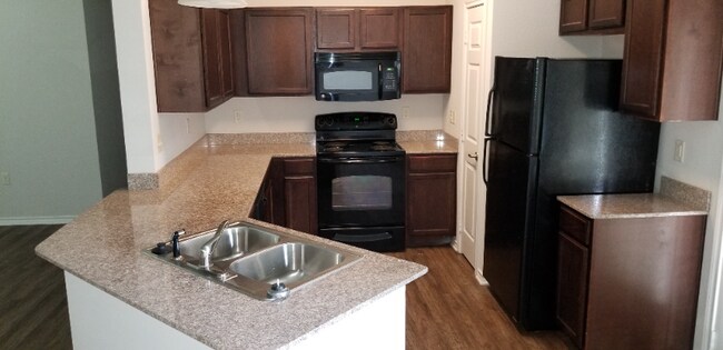 801 FM 2010-Unit -602 in Chandler, TX - Building Photo - Building Photo