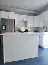 71 E 22nd St in Bayonne, NJ - Building Photo - Building Photo
