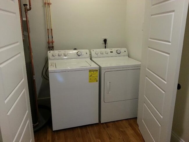84 Linden St, Unit 2 in Boston, MA - Building Photo - Building Photo