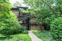 5515 Lakeside Dr, Unit 1D