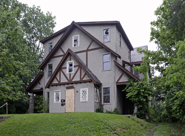 2548 Hansford Pl in Cincinnati, OH - Foto de edificio - Building Photo