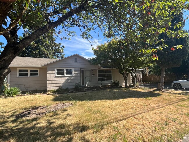 3337 Royal Ave in Eugene, OR - Building Photo - Building Photo