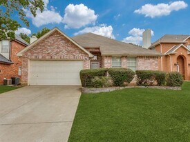 2718 Chatsworth Dr in Grapevine, TX - Building Photo
