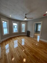 15 Burnham St, Unit 2 in Somerville, MA - Building Photo - Building Photo