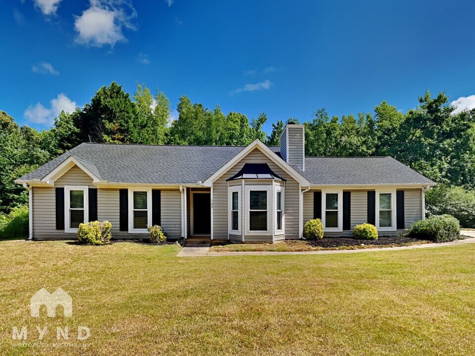 125 Beaver Creek Ln in Sharpsburg, GA - Building Photo