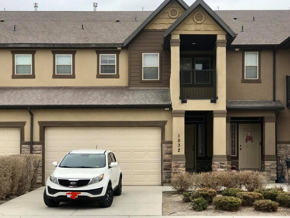 1532 Venetian Way in Saratoga Springs, UT - Building Photo