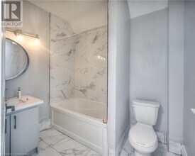 19 Clarence Pl in Kitchener, ON - Building Photo - Building Photo