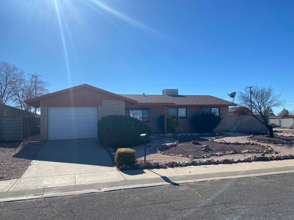 2802 Georgia in Kingman, AZ - Building Photo