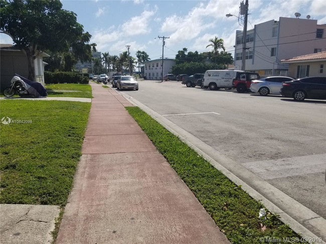 2165 Bay Dr-Unit -16 in Miami Beach, FL - Building Photo - Building Photo
